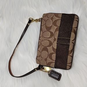 Coach Wristlet Classic Brown Logo Zipper Pouch Small